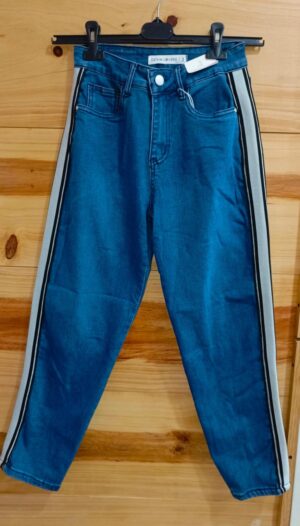 JEANS SPORT TREND DENIM LOVERS