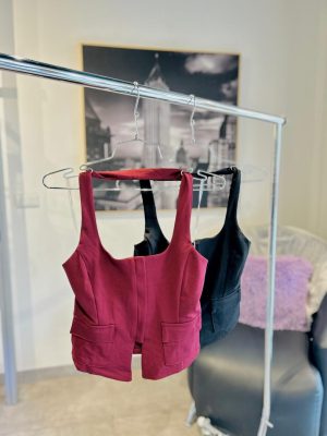 TOP CHALECO CON CUELLO HALTER BLASHE