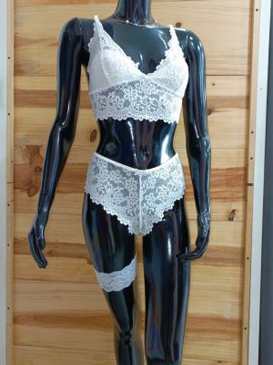 CONJUNTO BLANCO DE LENCERIA SHEIN