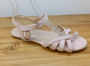 SANDALIA DE NIÑA ROSADA LEFTIES